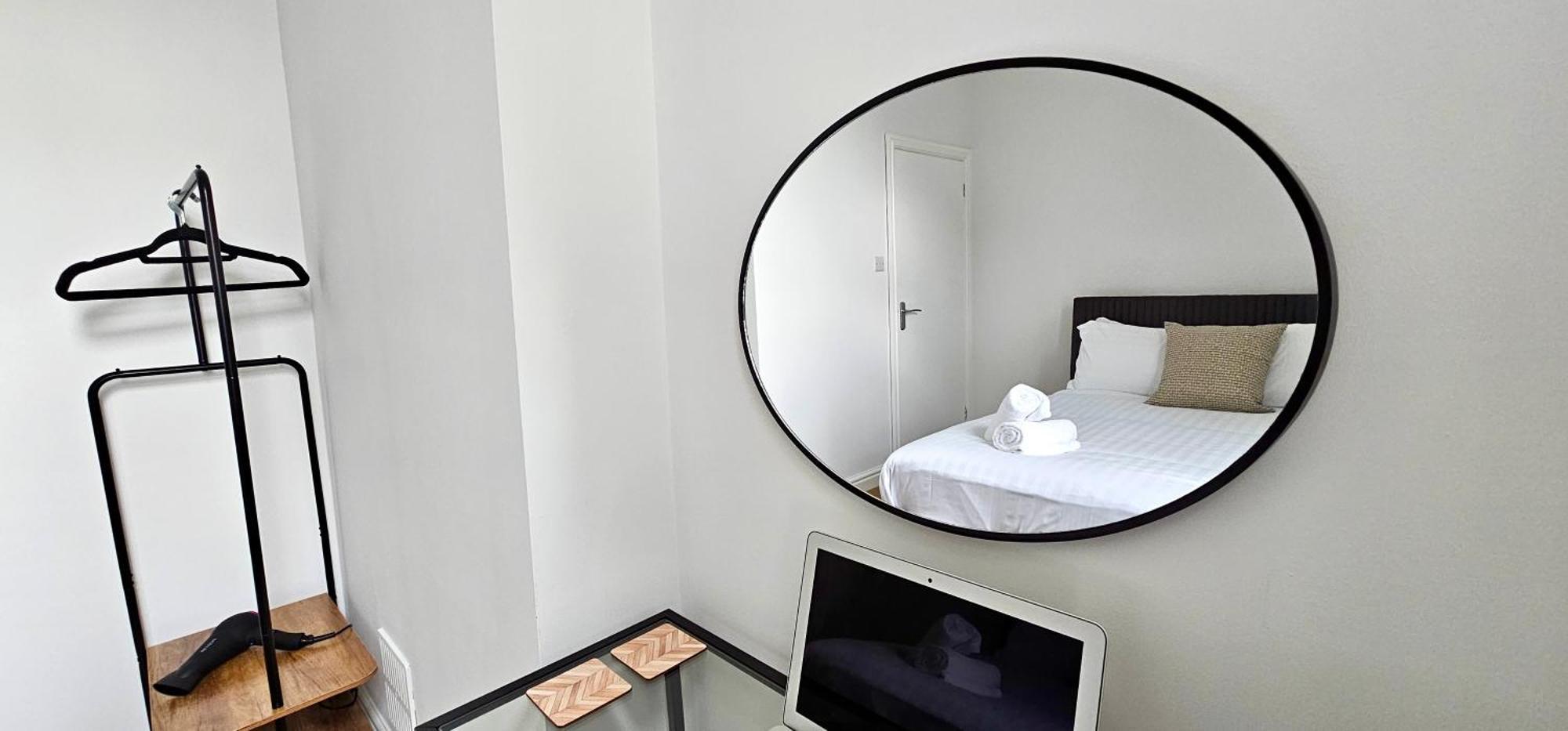 Harlequin Apartments By Switchback Stays Кардифф Номер фото